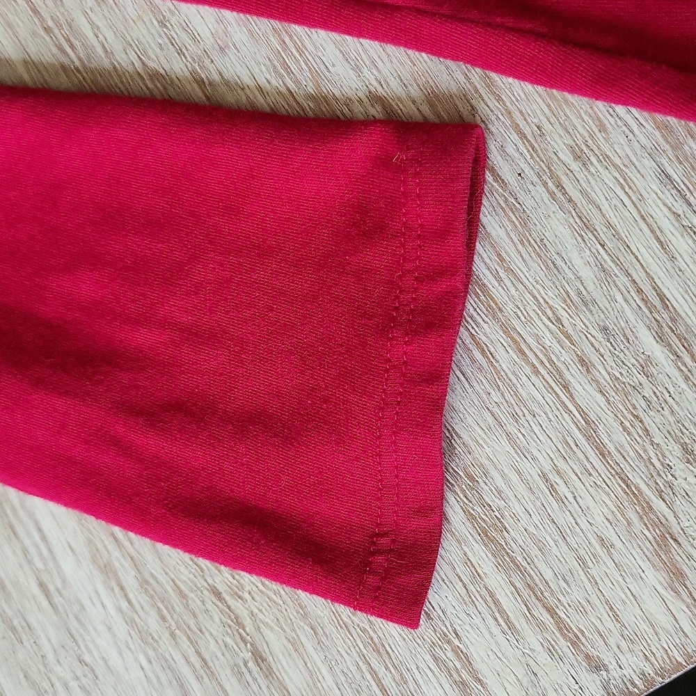 Red t-shirt - Picture 2 of 6